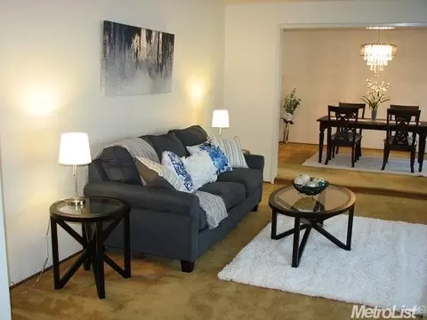 647 Cleveland St, Davis, CA 95616 photo 3