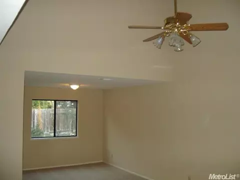 1917 Dampy Ct, Modesto, CA 95355 photo 3