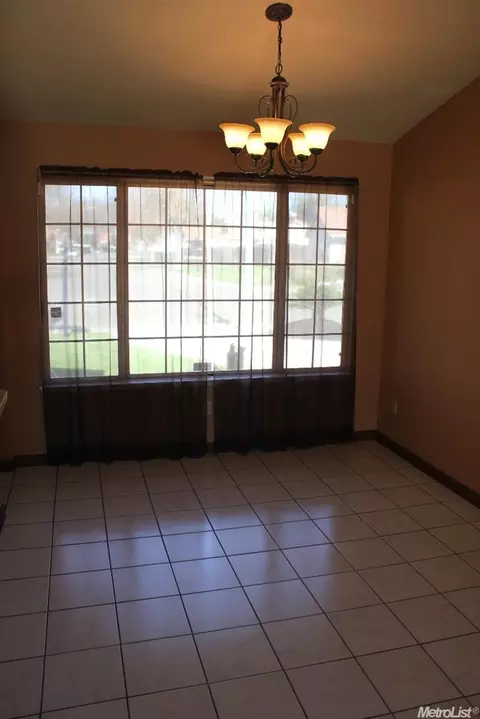 2716 Albion Way, Modesto, CA 95358 photo 4