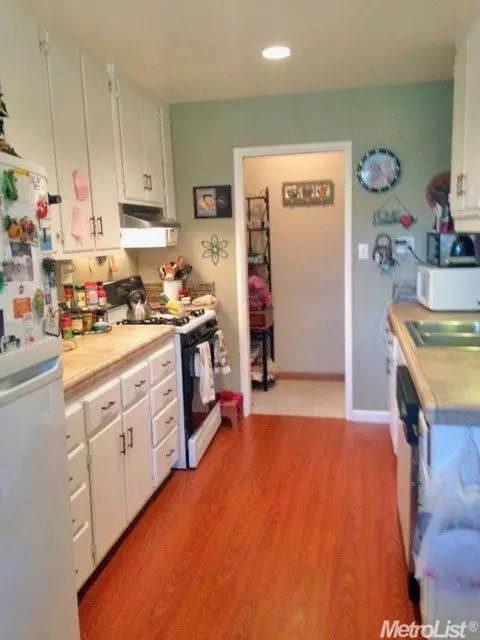 6518 Saint James Dr, Carmichael, CA 95608 photo 2