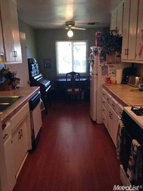 6518 Saint James Dr, Carmichael, CA 95608 photo 3
