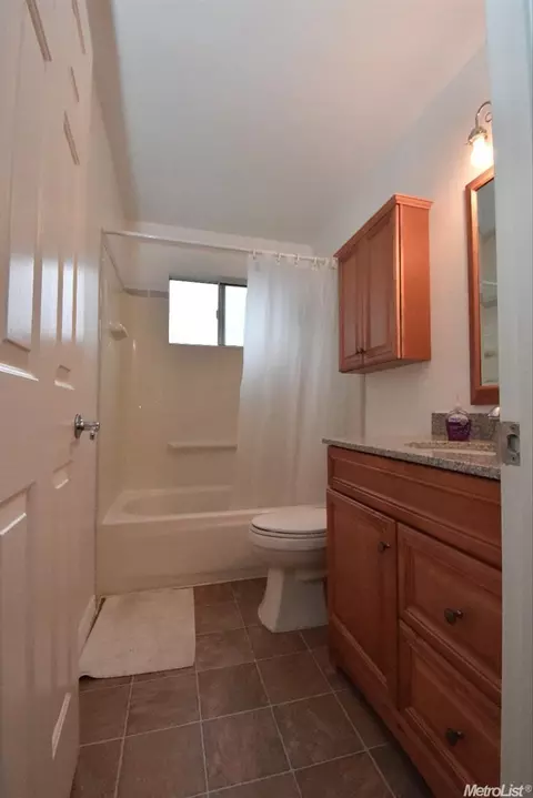4682 Tuttle Dr, Rocklin, CA 95677 photo 8
