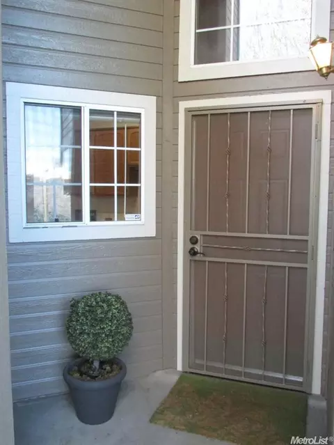 2400 Beatrice Ln, Modesto, CA 95355 photo 2