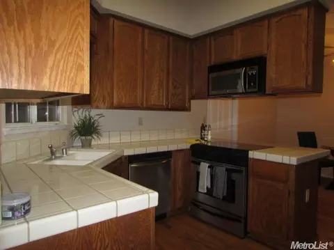 2400 Beatrice Ln, Modesto, CA 95355 photo 4