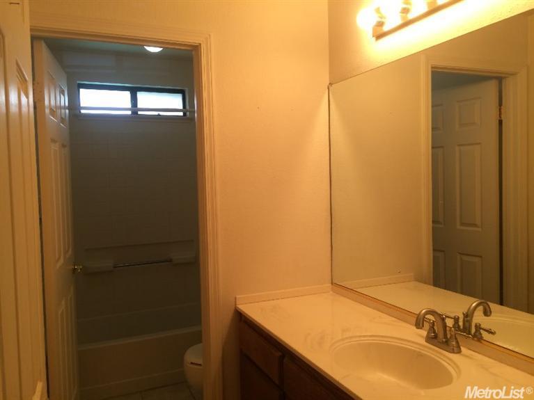 561 Hansen Ct, Patterson, CA 95363 photo 13