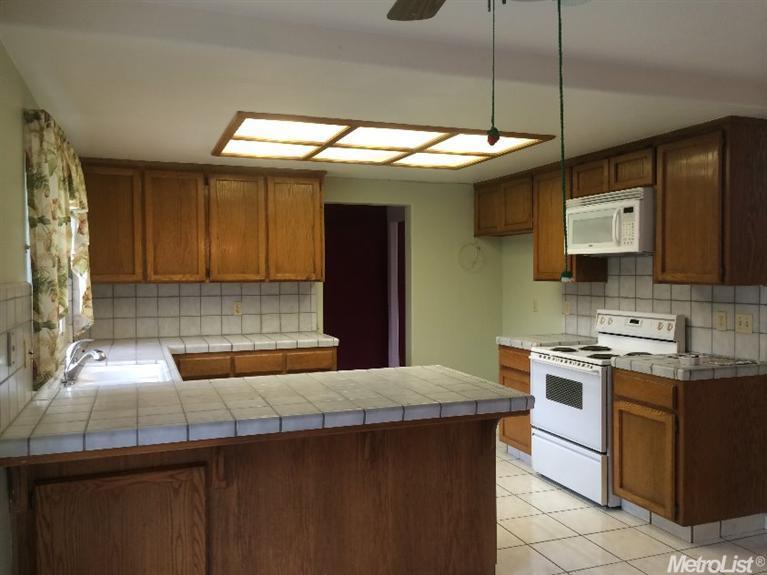 561 Hansen Ct, Patterson, CA 95363 photo 6