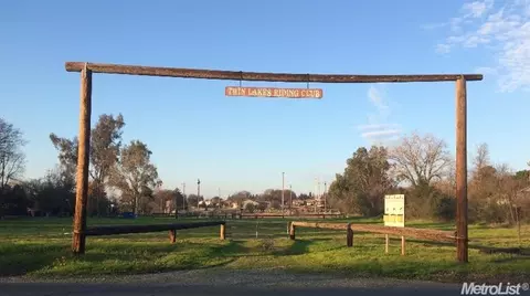 9051 Cherry Ave, Orangevale, CA 95662 photo 6