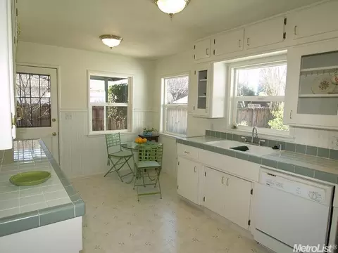 1711 Bronson Ave, Modesto, CA 95350 photo 7