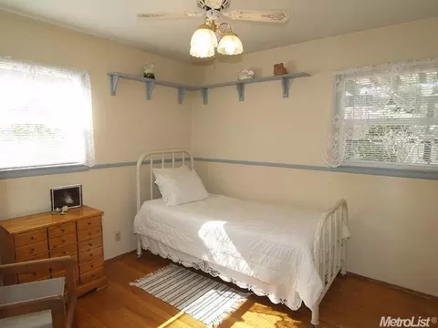 1711 Bronson Ave, Modesto, CA 95350 photo 9