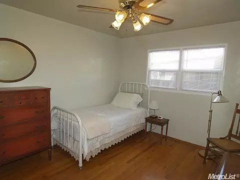 1711 Bronson Ave, Modesto, CA 95350 photo 8