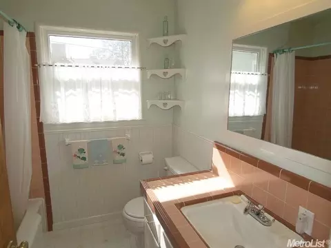 1711 Bronson Ave, Modesto, CA 95350 photo 11