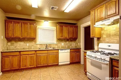105 Roselawn Ave, Modesto, CA 95351 photo 3