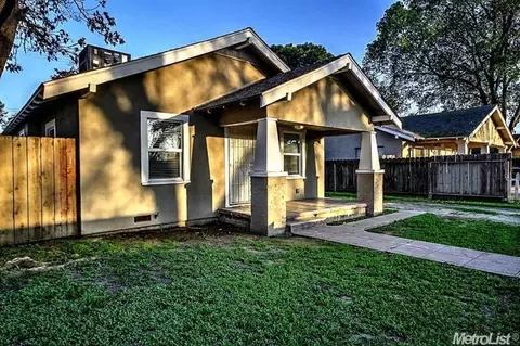 105 Roselawn Ave, Modesto, CA 95351 photo 2