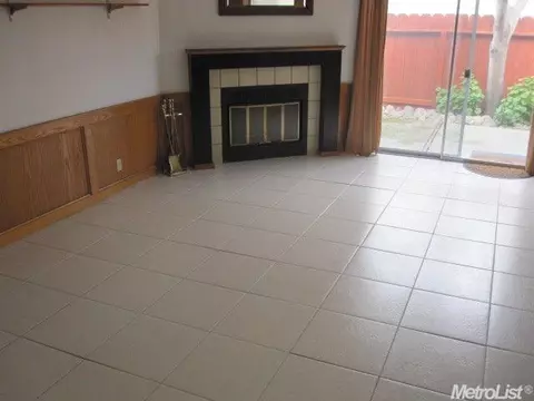 325 W Clover Rd, Tracy, CA 95376 photo 4