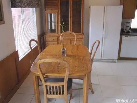 325 W Clover Rd, Tracy, CA 95376 photo 3