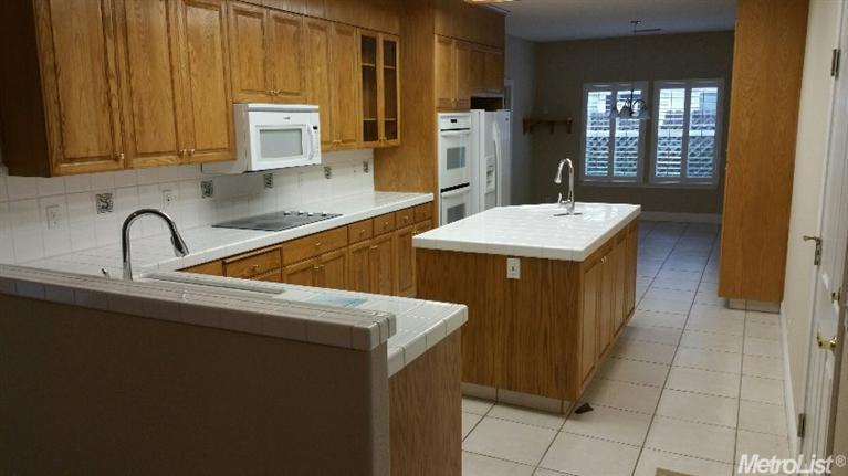 2712 Bristol, Lodi, CA 95242 photo 3