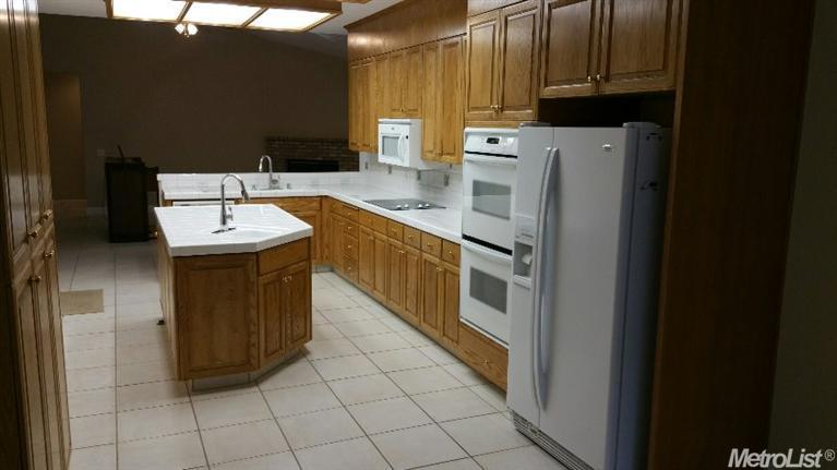 2712 Bristol, Lodi, CA 95242 photo 4