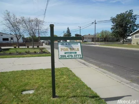 20115 W 1st St, Hilmar, CA 95324 photo 2