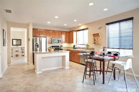 825 Courtyards Loop, Lincoln, CA 95648 photo 5