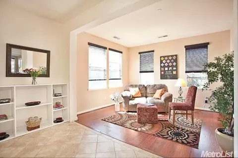 825 Courtyards Loop, Lincoln, CA 95648 photo 4