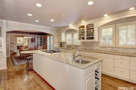 4910 Phelps Ct, Carmichael, CA 95608 photo 4