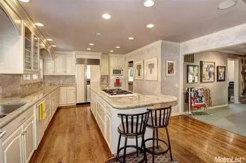 4910 Phelps Ct, Carmichael, CA 95608 photo 2
