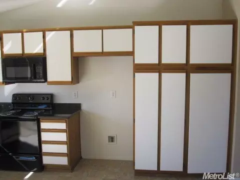 96 Mary Ct, Tracy, CA 95376 photo 3