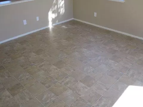 96 Mary Ct, Tracy, CA 95376 photo 4