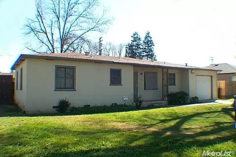 1512 Overholtzer Dr, Modesto, CA 95355 photo 1