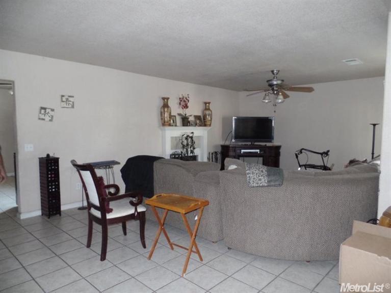 1416 Mono Dr, Modesto, CA 95354 photo 3