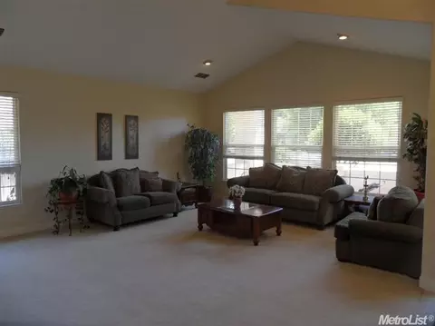 5225 Cowell Blvd, Davis, CA 95618 photo 2