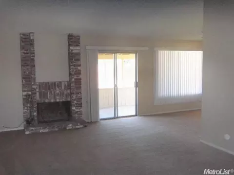 285 Wiley Ct, Turlock, CA 95382 photo 2
