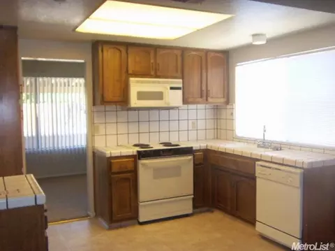 285 Wiley Ct, Turlock, CA 95382 photo 3