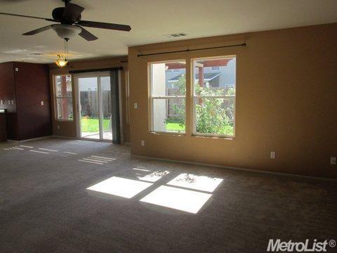 3028 Saddleback Ct, Merced, CA 95341 photo 3
