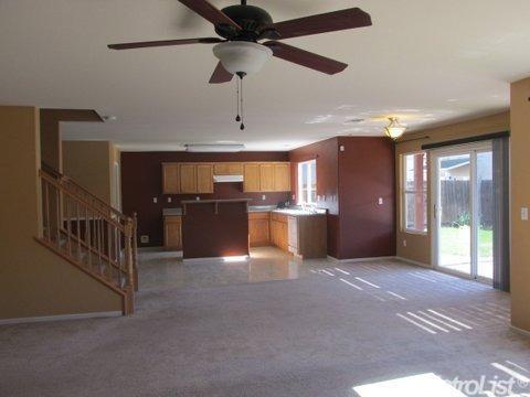 3028 Saddleback Ct, Merced, CA 95341 photo 2