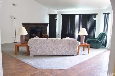 11233 Boessow Rd, Galt, CA 95632 photo 2