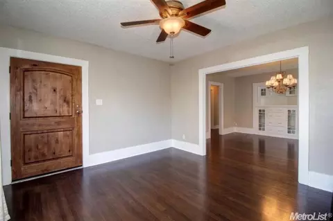 2000 E St, Sacramento, CA 95811 photo 4