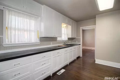 2000 E St, Sacramento, CA 95811 photo 9