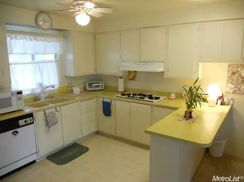 3920 Maui Ter, Modesto, CA 95355 photo 4
