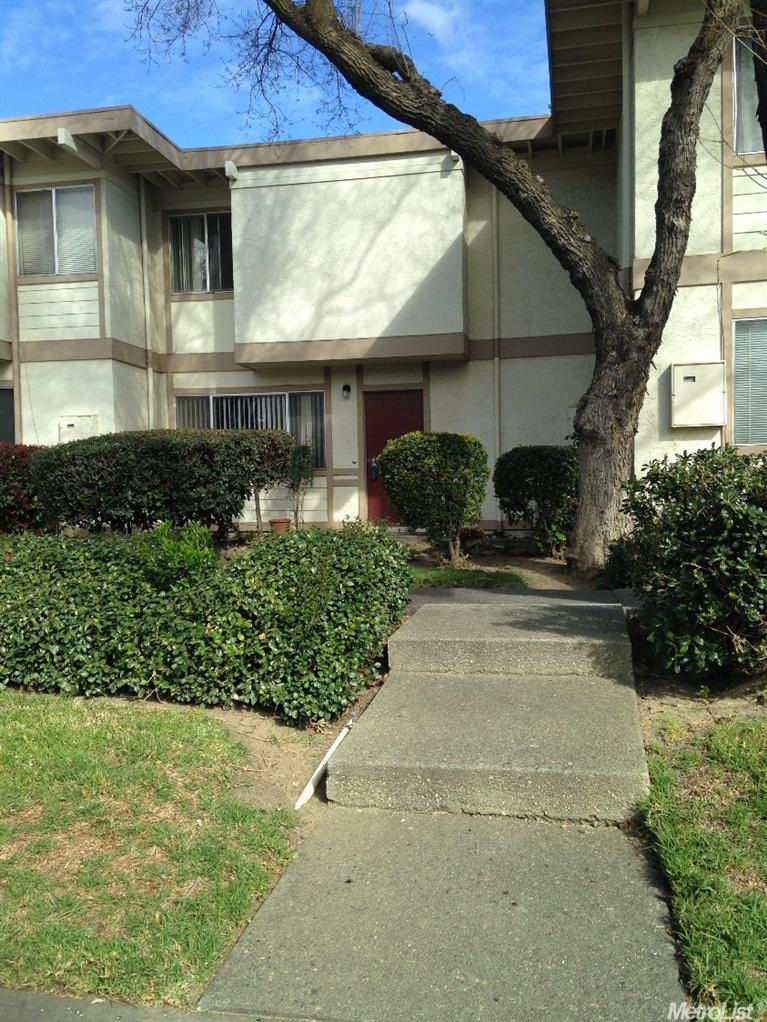1545 Drake Dr, Davis, CA 95616 photo 2