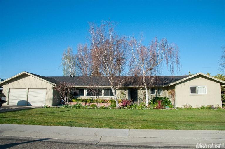 645 Vera Ave, Ripon, CA 95366 photo 1