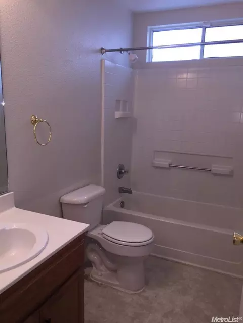 2017 Hickory Ct, Modesto, CA 95356 photo 7