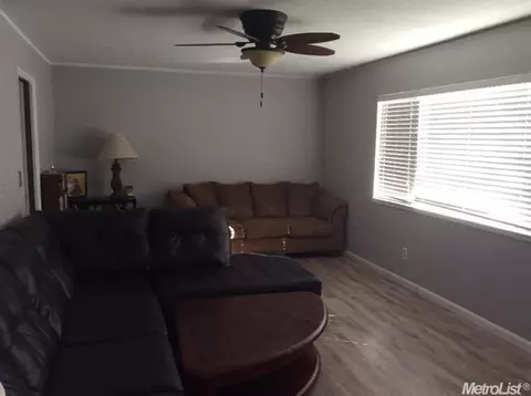 1105 Valeriewood Way, Modesto, CA 95355 photo 2