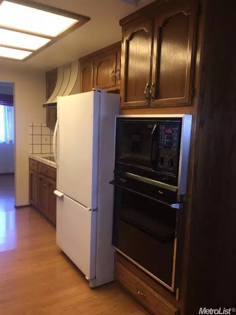 912 Nancy Dr, Ripon, CA 95366 photo 8