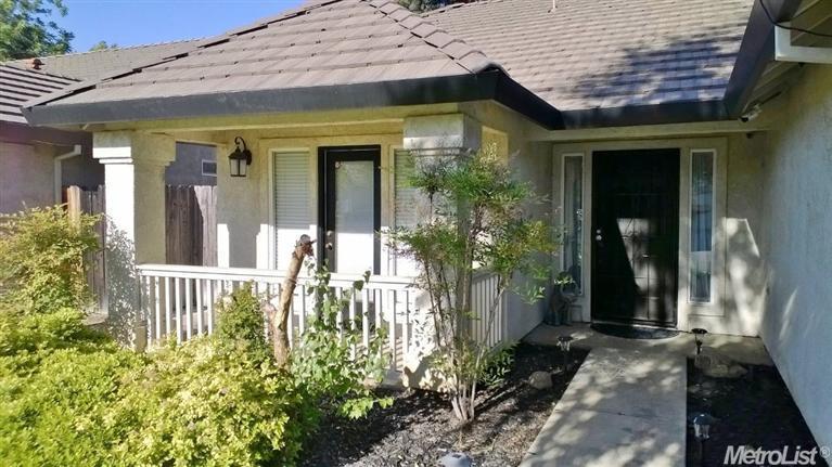 1870 Dove Ct, Lodi, CA 95240 photo 2