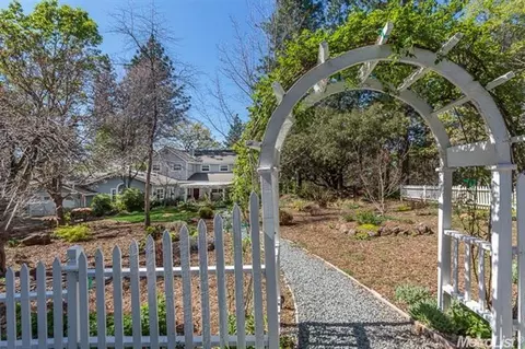 19552 Sun Ranch Rd, Grass Valley, CA 95949 photo 2