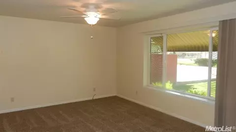 504 Custer Ct, Modesto, CA 95351 photo 4