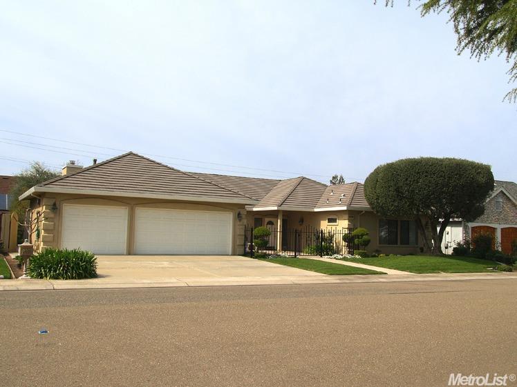 509 Wells Ln, Ripon, CA 95366 photo 2