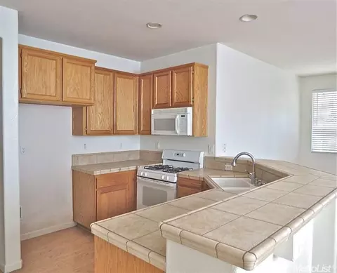 5845 Ridgepoint Dr, Antelope, CA 95843 photo 5