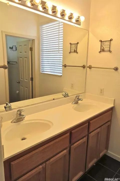 5845 Ridgepoint Dr, Antelope, CA 95843 photo 12